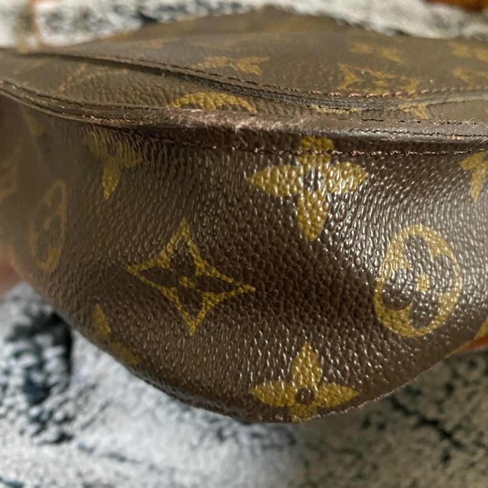 Louis Vuitton Saint Cloud Crossbody Bag - Picture 8 of 16